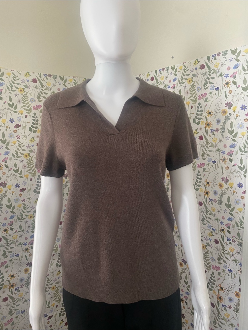 Arach&Cloz Women’s Brown Short-Sleeve Polo Knit Top - Size Medium